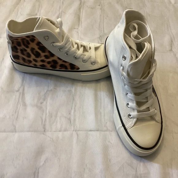 Leopard Color Block High-Top Sneakers - Picture 2 of 6